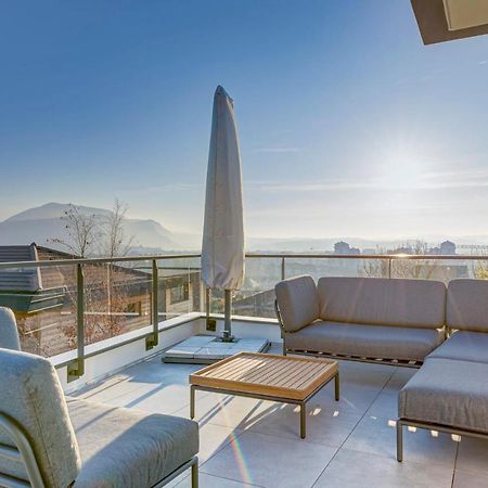 Serenity - 3 Bedroom Top Floor Apartment Parking & Lake View Terrace อานซี ภายนอก รูปภาพ