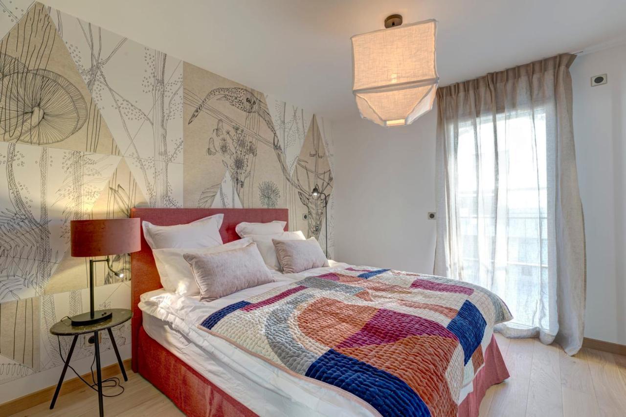 Serenity - 3 Bedroom Top Floor Apartment Parking & Lake View Terrace อานซี ภายนอก รูปภาพ